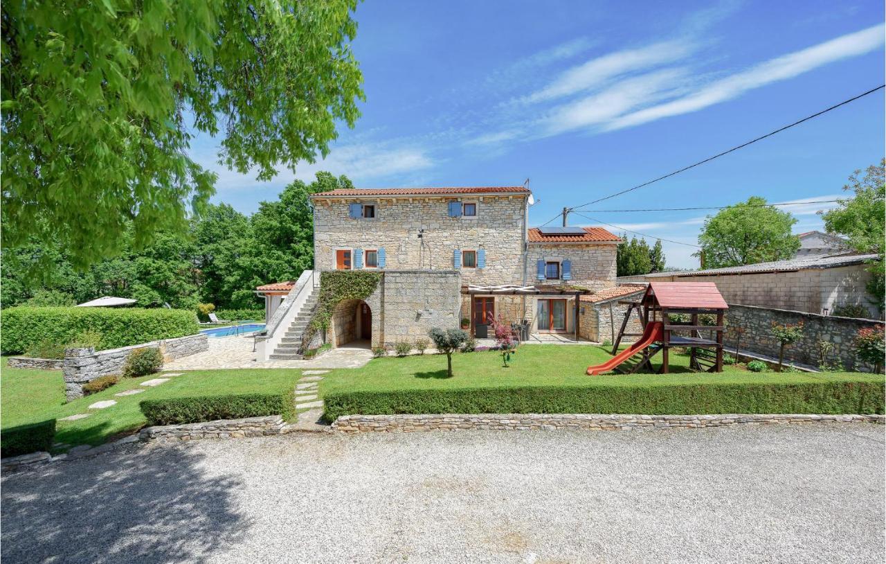 Cozy Home In Pamici With Kitchen Exterior photo