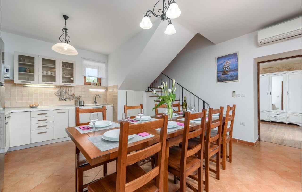 Cozy Home In Pamici With Kitchen Exterior photo